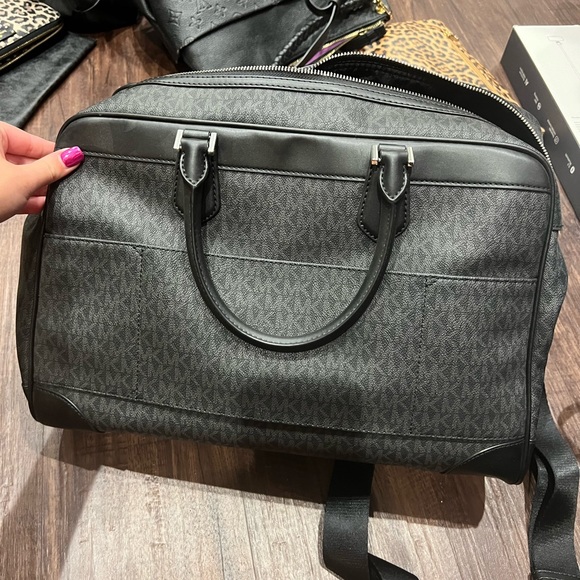 Michael Kors Duffel Bag NWT - Picture 2 of 6